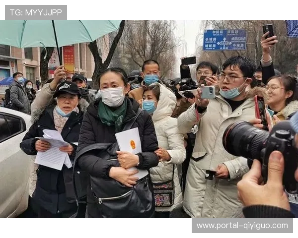 苍南队直升机横幅助威，地域荣誉感引爆社交媒体